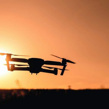 Jakie technologiczne rozwiązania oferują drony?