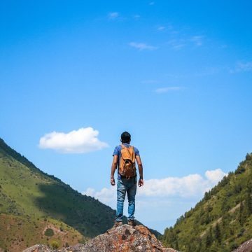 Trekking – jak zacząć chodzić po górach?