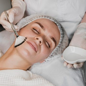 Efektywne biostymulowanie skóry za pomocą terapii łączonych – praktyczne zastosowanie i korzyści